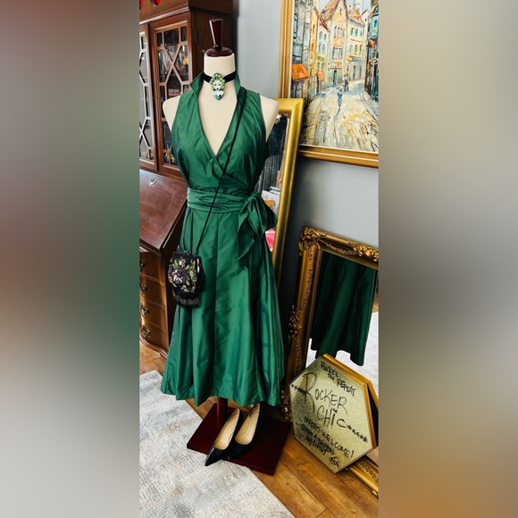 Zara Dresses & Skirts - EUC GREEN SATIN ZARA SLEEVELESS DRESS WITH LONG SASH DETAIL AT WASTE L